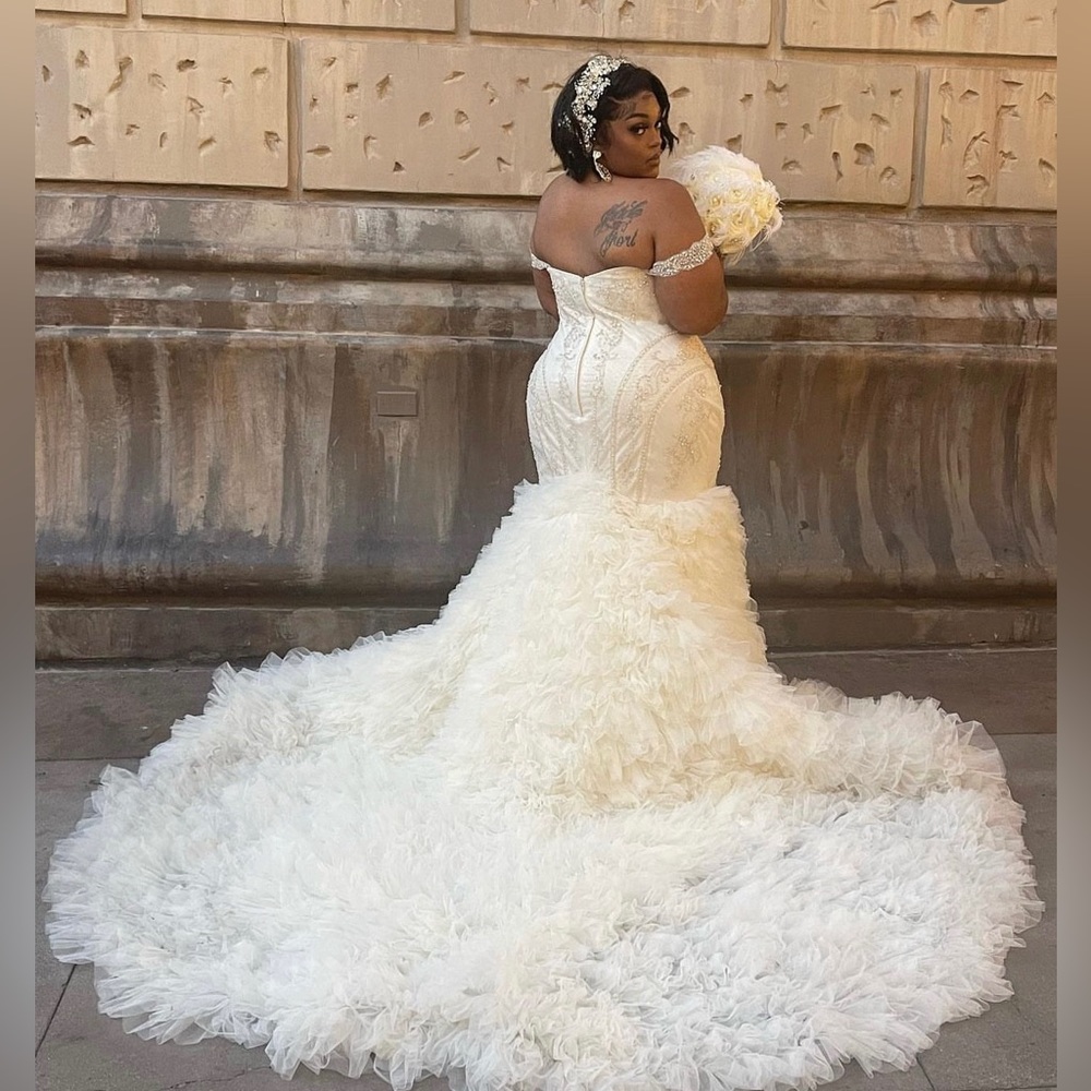 Gorgeous Winnie Couture Wedding Dress!
